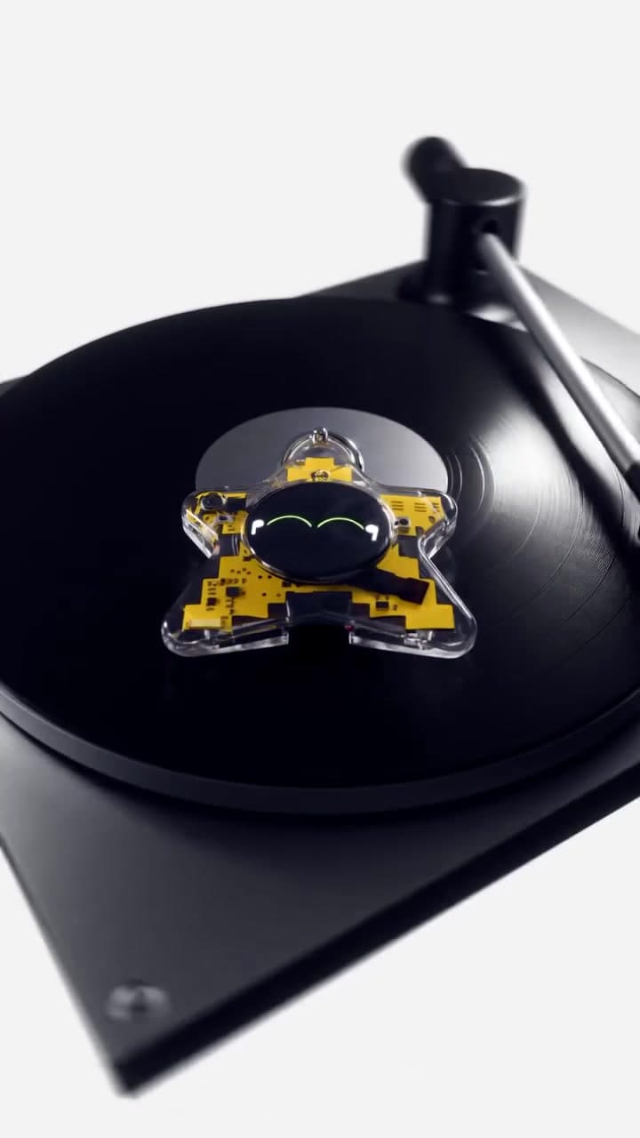 Transparent Oneira Hardware Close-Up video thumbnail